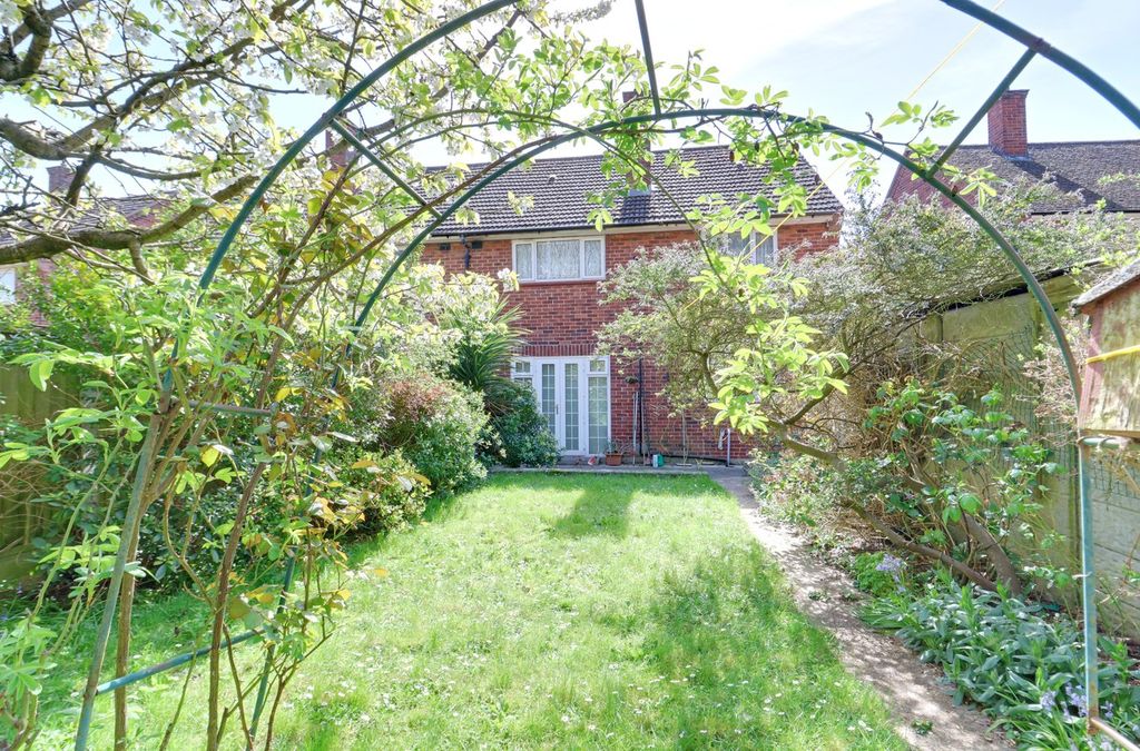 Property photo 2 of 18