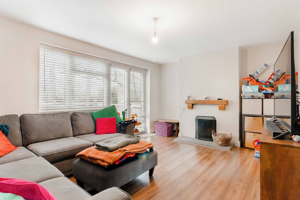 Property photo 3 of 18