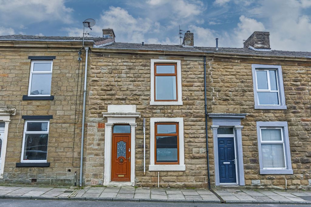 Property photo 1 of 21