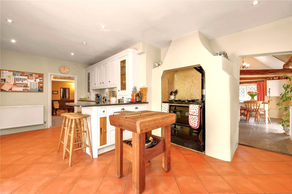 Property photo 3 of 52 Kitchen