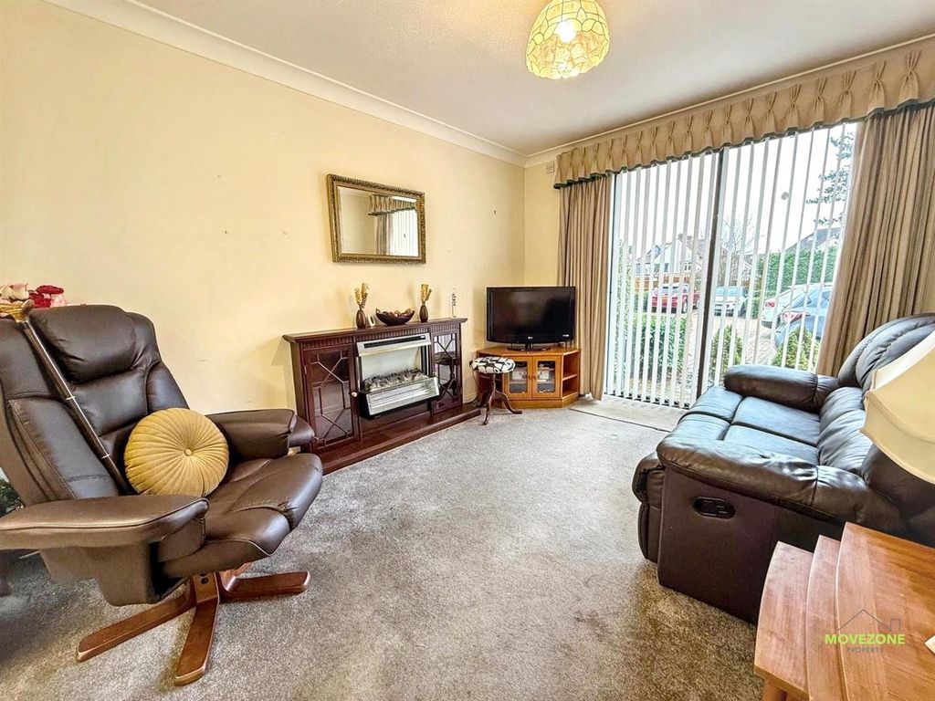 Property photo 3 of 9 350ee28F-F63d-4A6c-A439-F66E2413c2B3.Jpg