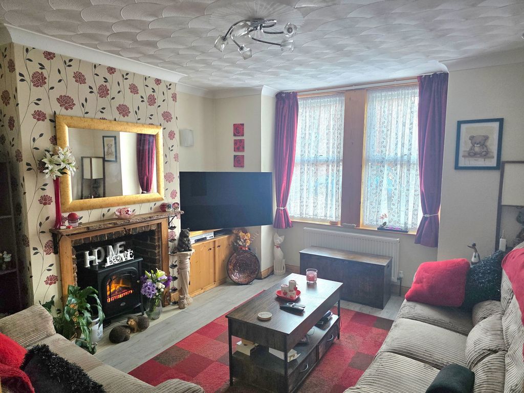 Property photo 2 of 14