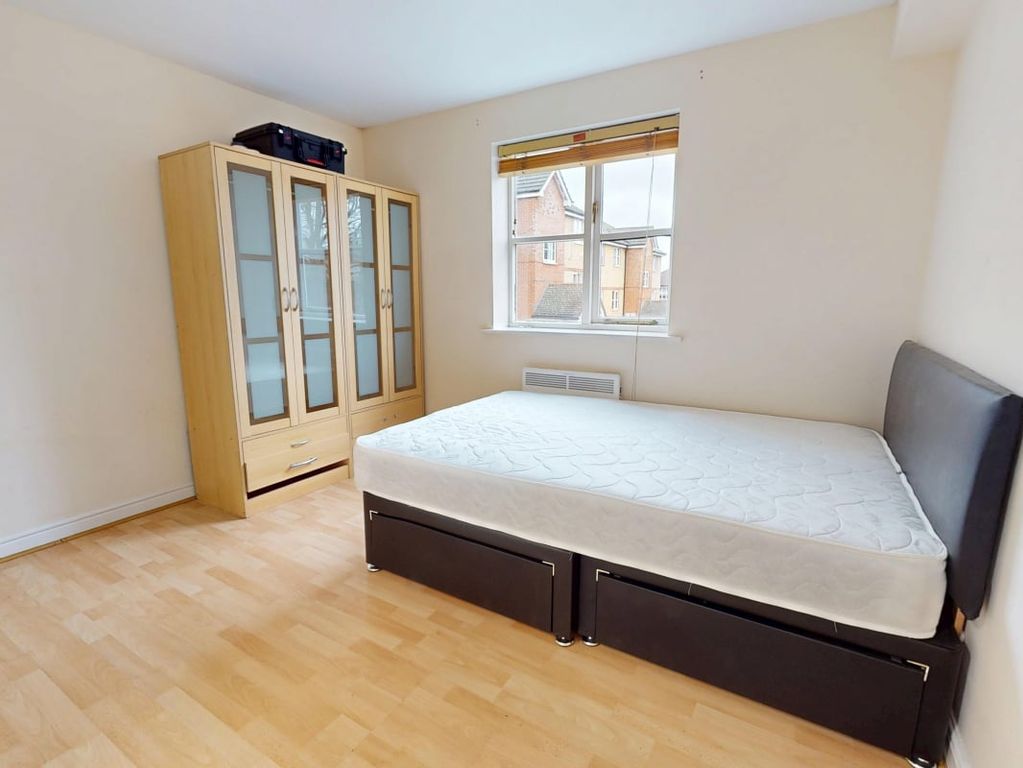 Property photo 3 of 8