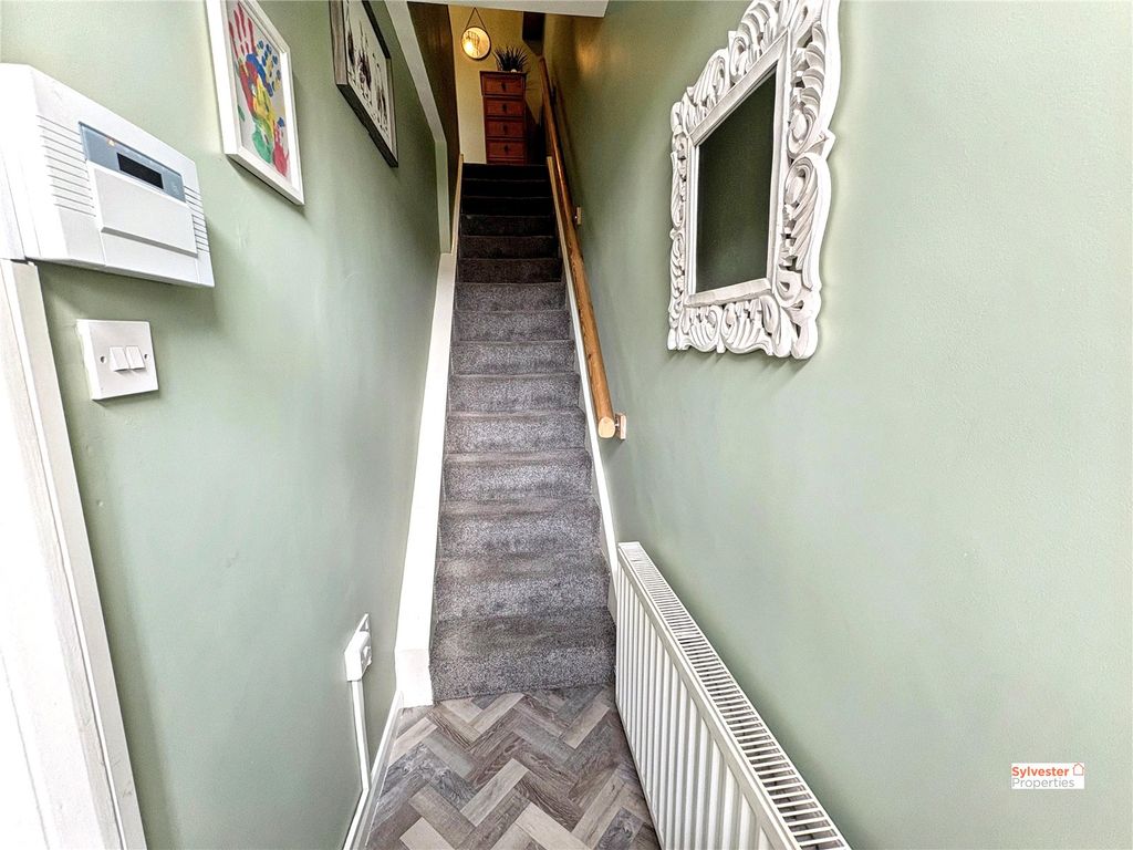 Property photo 2 of 32 Picture No. 04