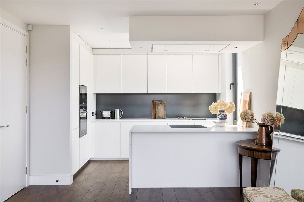 Property photo 3 of 8 Picture No. 01