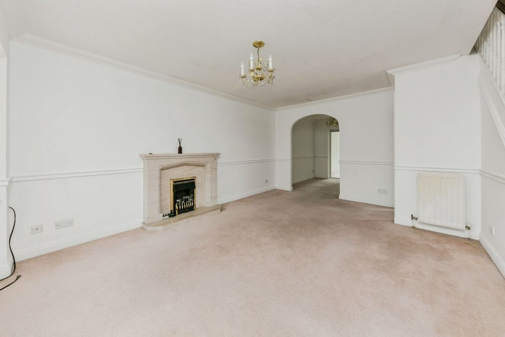 Property photo 3 of 17 Pbox-Img.Jpg
