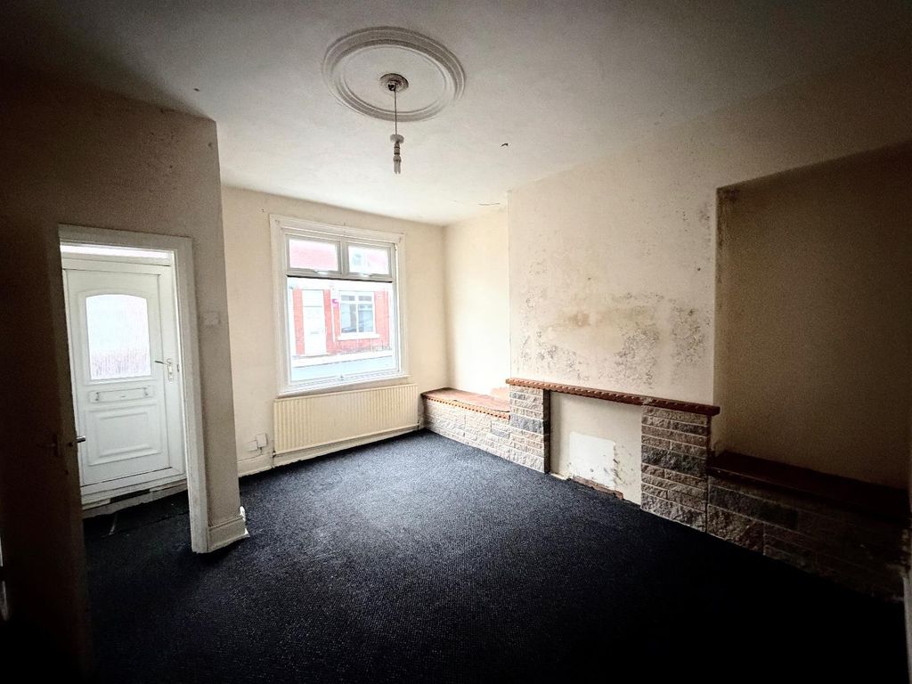 Property photo 2 of 6 Lounge