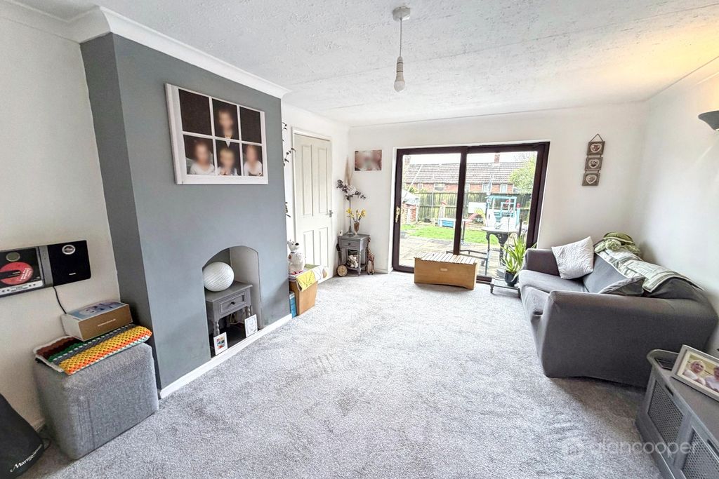 Property photo 3 of 13 4203204