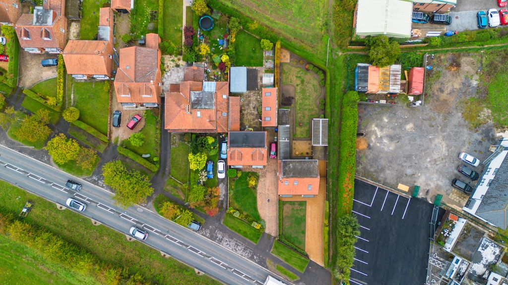 Property photo 2 of 42 Sunnydene5