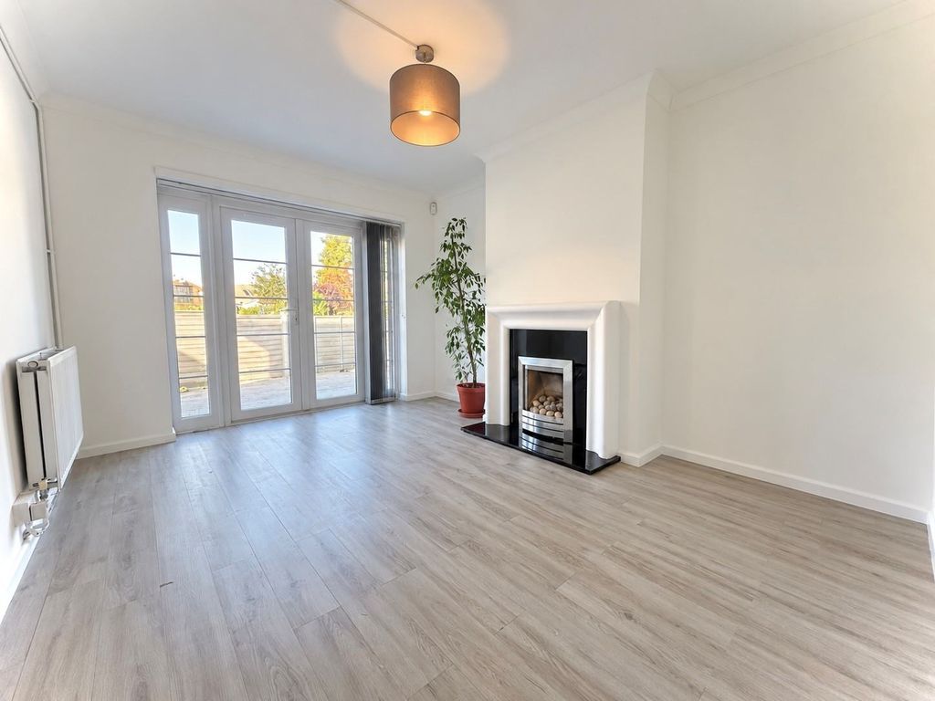 Property photo 1 of 15 3 Bedroom Maisonette For Rent