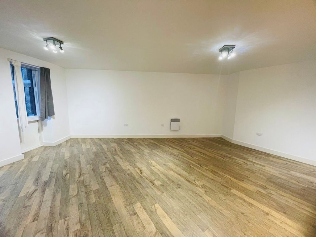 Property photo 3 of 6