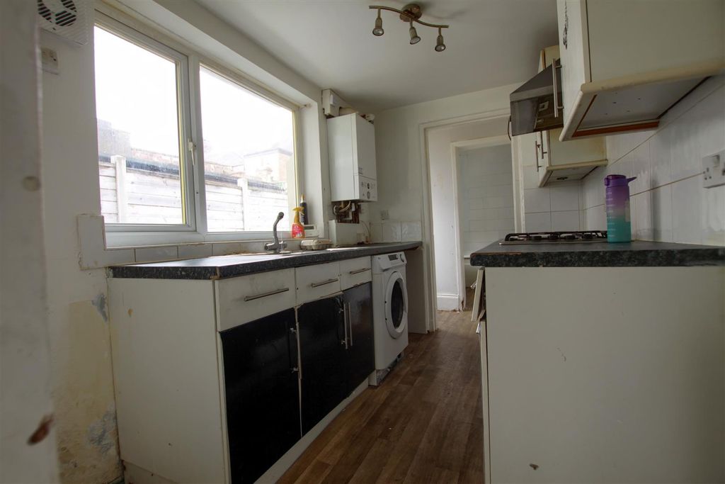 Property photo 3 of 6 Mb3.Jpg