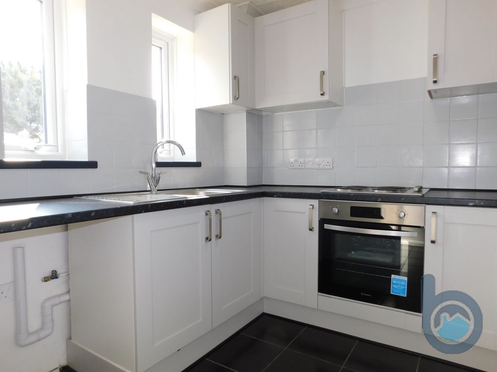 Property photo 2 of 20 Kitchen