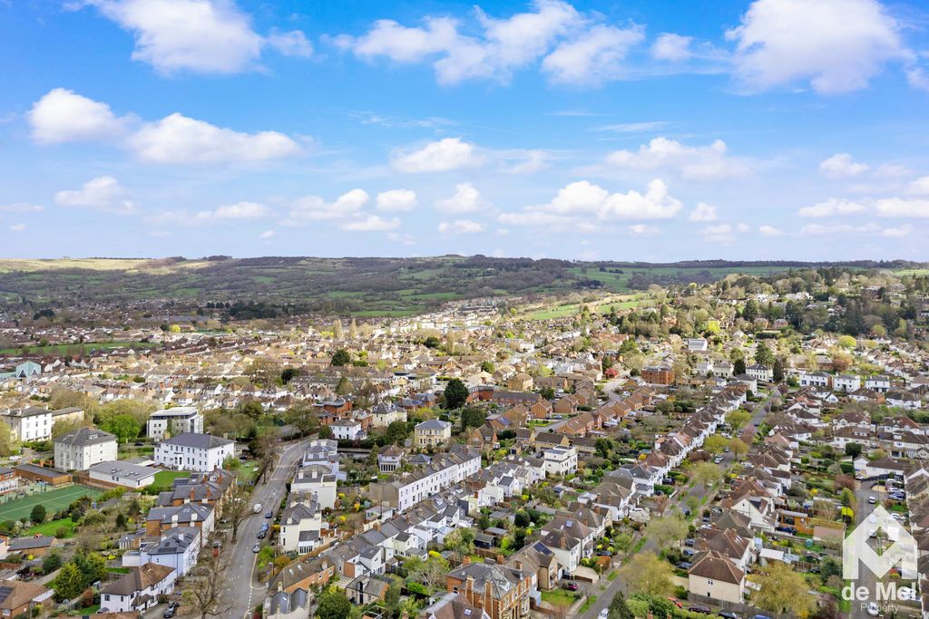 Property photo 2 of 23 Photo 3