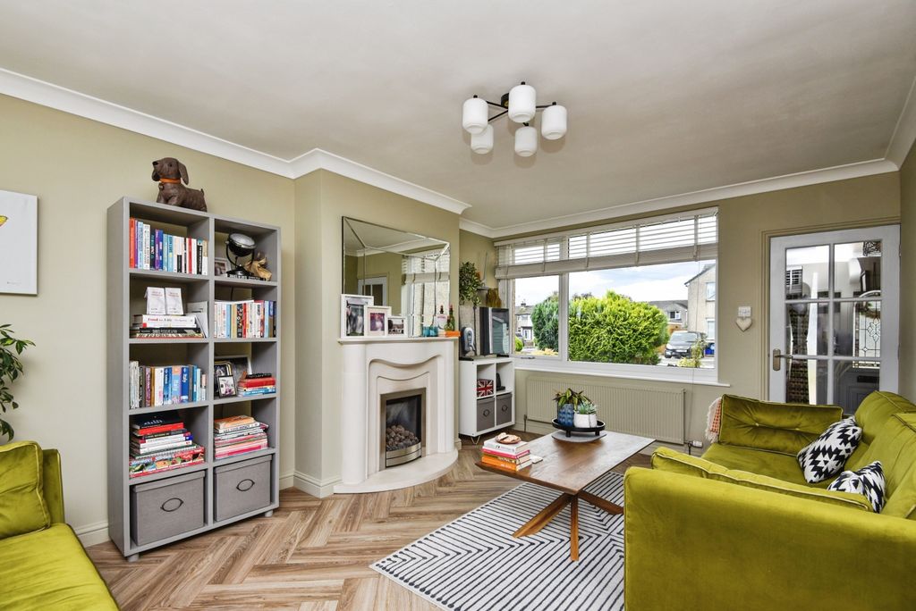 Property photo 3 of 20 02