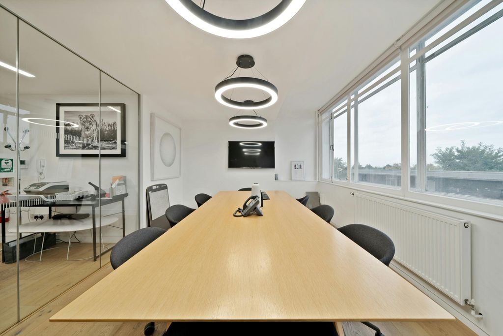 Property photo 3 of 17 Kirkdale House First Floor E11 Ph8.Jpg