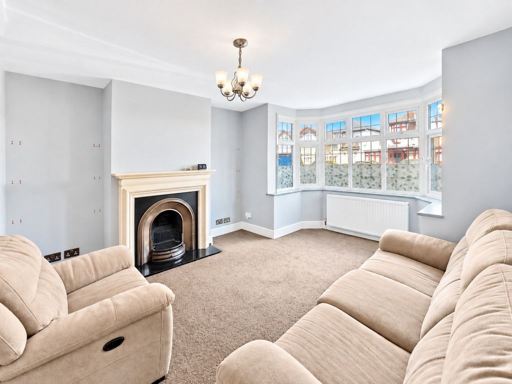 Property photo 2 of 11 4797203