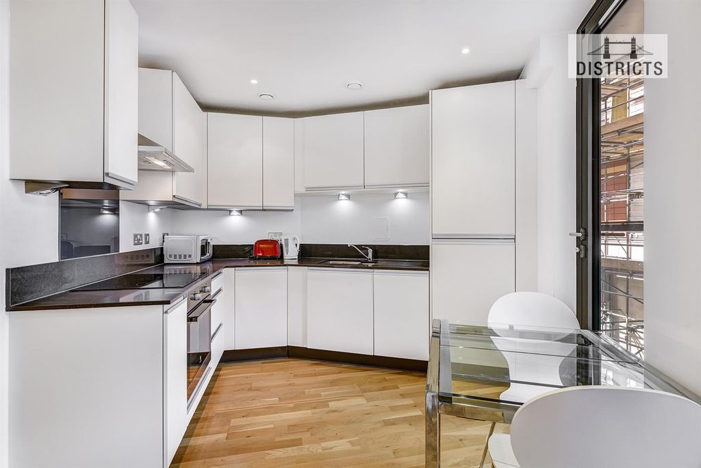 Property photo 3 of 13 Parliament House, 81 Black Prince Road (6).Jpg