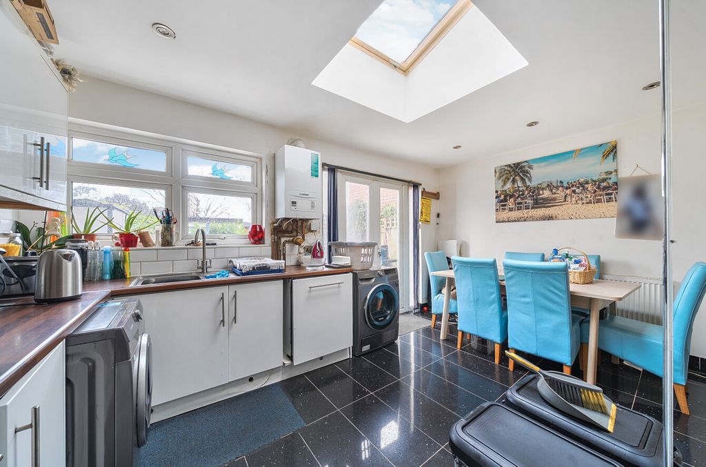 Property photo 1 of 21