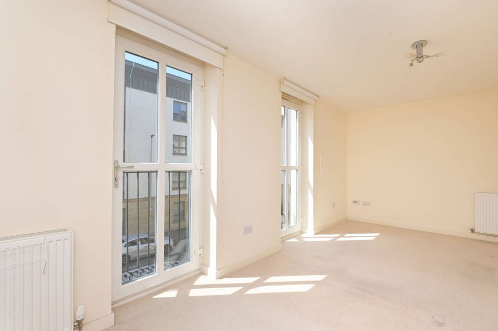 Property photo 3 of 18