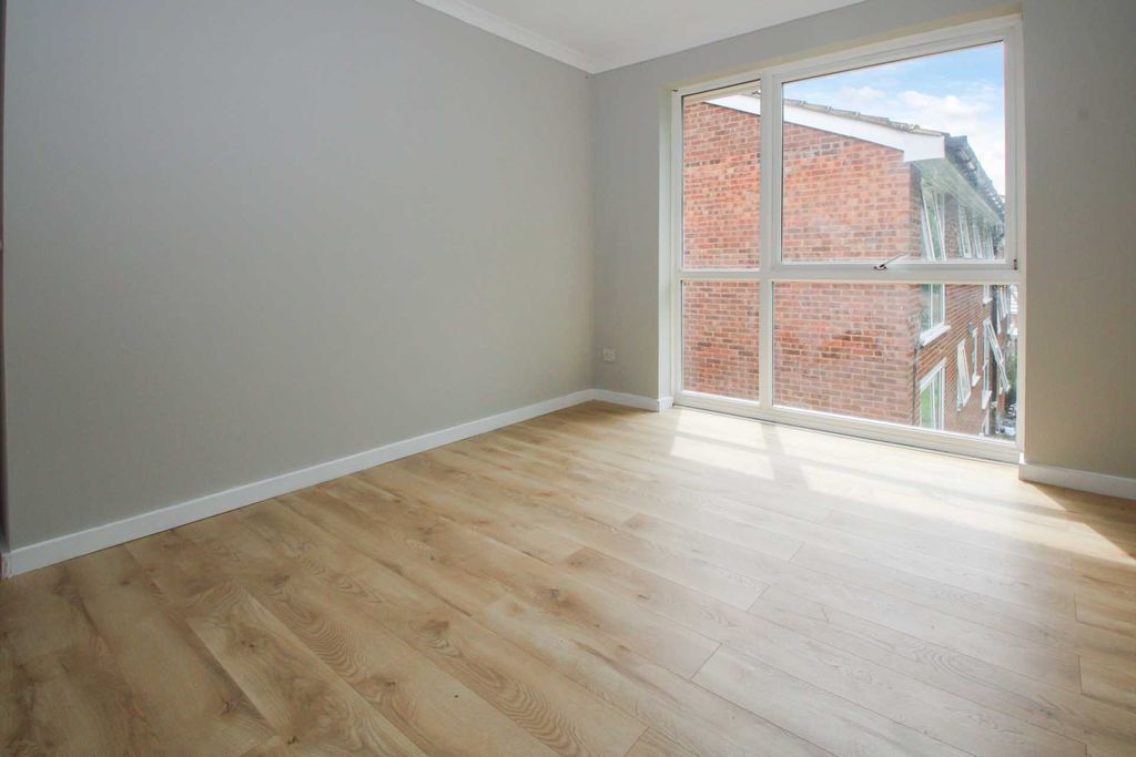 Property photo 3 of 7 Photo