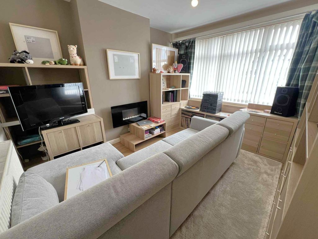Property photo 2 of 16