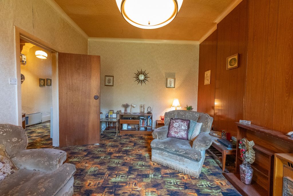 Property photo 3 of 18 Gallery