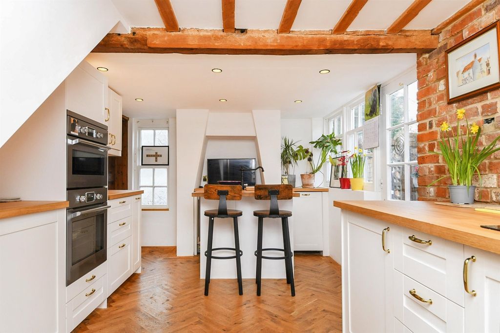 Property photo 2 of 14 Kitchen