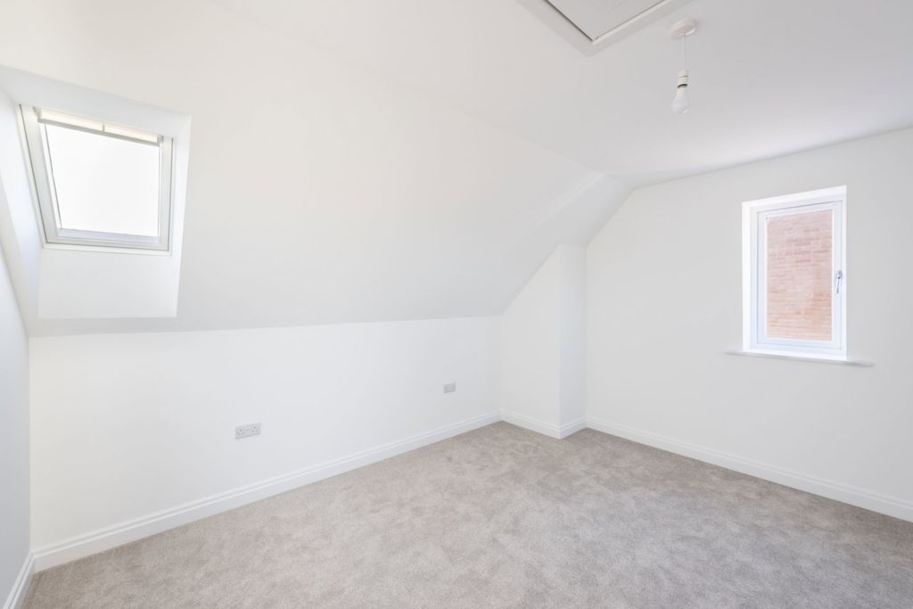Property photo 3 of 45