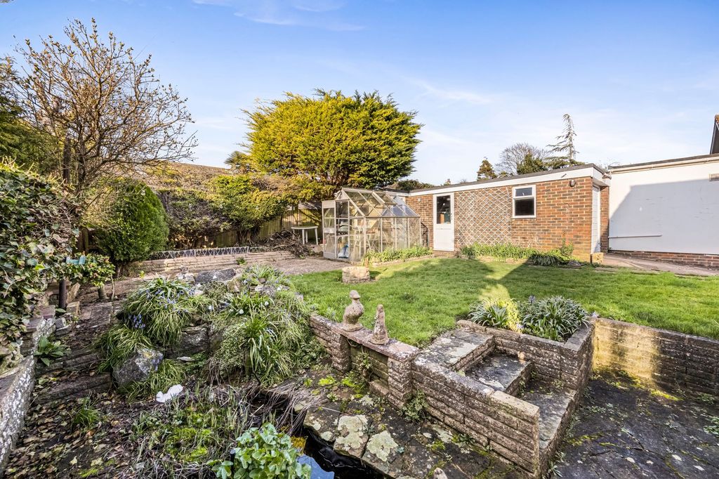 Property photo 2 of 16