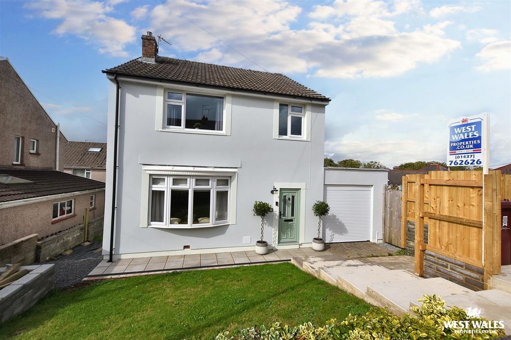 Property photo 1 of 20 19 (4).Jpg