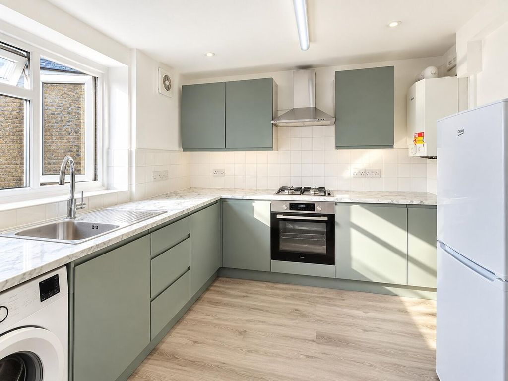 Property photo 1 of 7 Kitchen