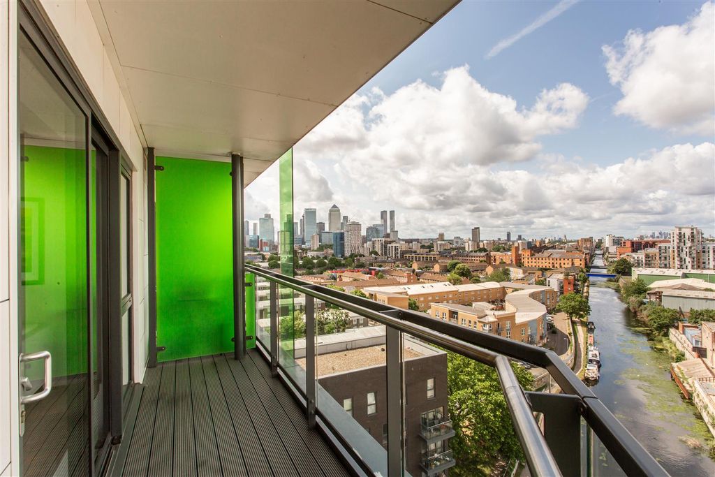 Property photo 3 of 13 Balcony