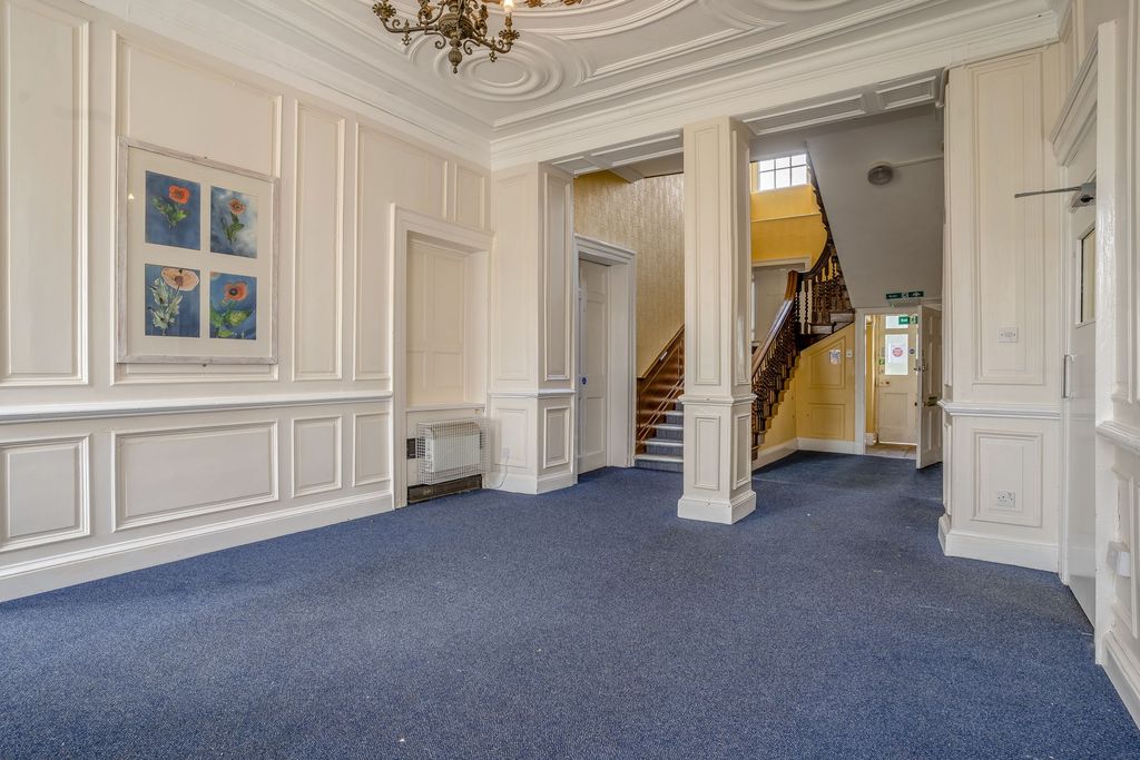 Property photo 3 of 24