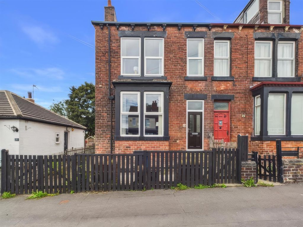 Property photo 1 of 31 External