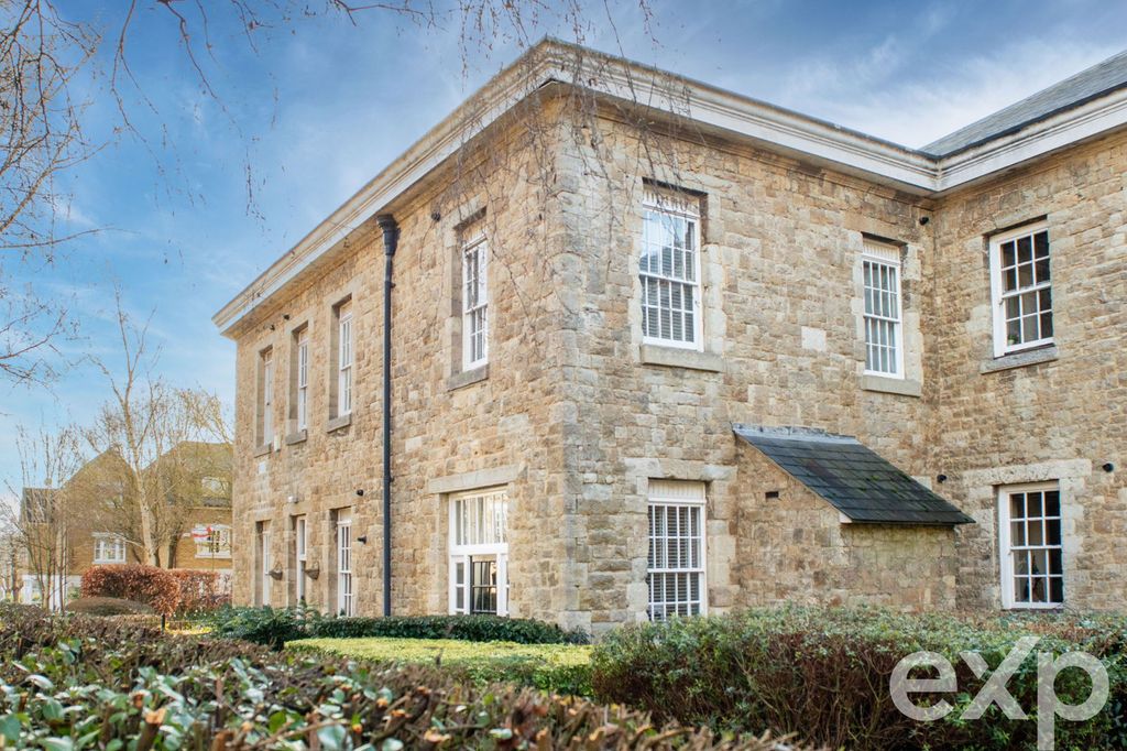 Property photo 1 of 27