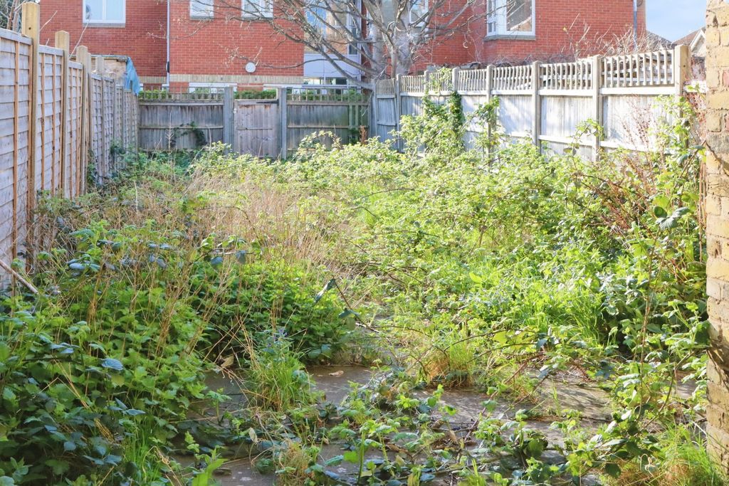Property photo 2 of 13 Photo 11
