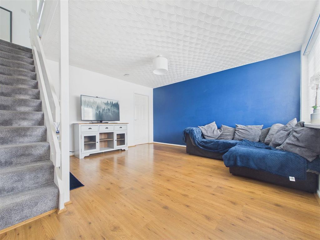 Property photo 2 of 11 Cam01407G0-Pr0148-Still006.Jpg