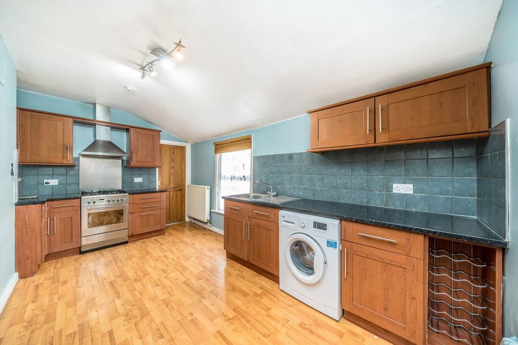 Property photo 3 of 4