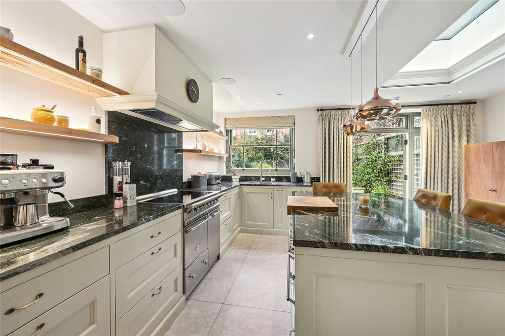 Property photo 3 of 15 Kitchen