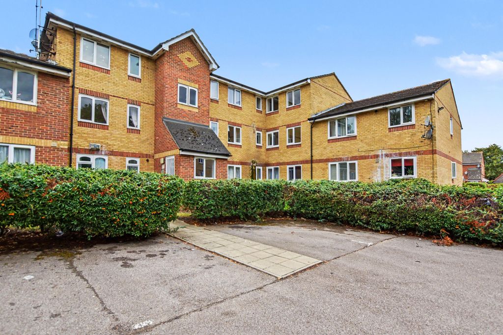 Property photo 1 of 12 90 Shortlands Close, Belvedere Da17 5Qy