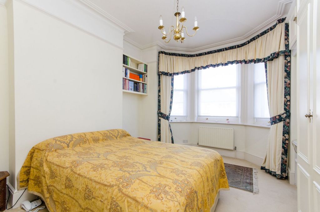 Property photo 3 of 17