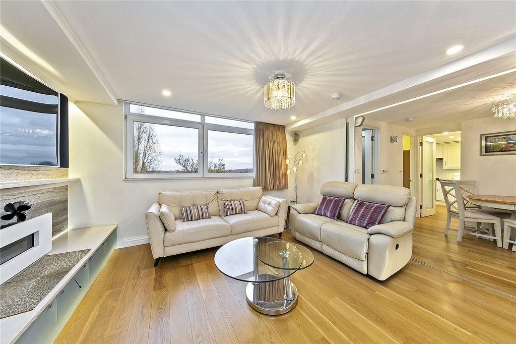 Property photo 3 of 14 Picture No. 02