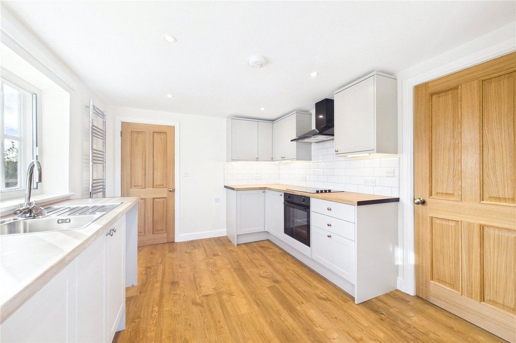 Property photo 3 of 16 Picture No. 02