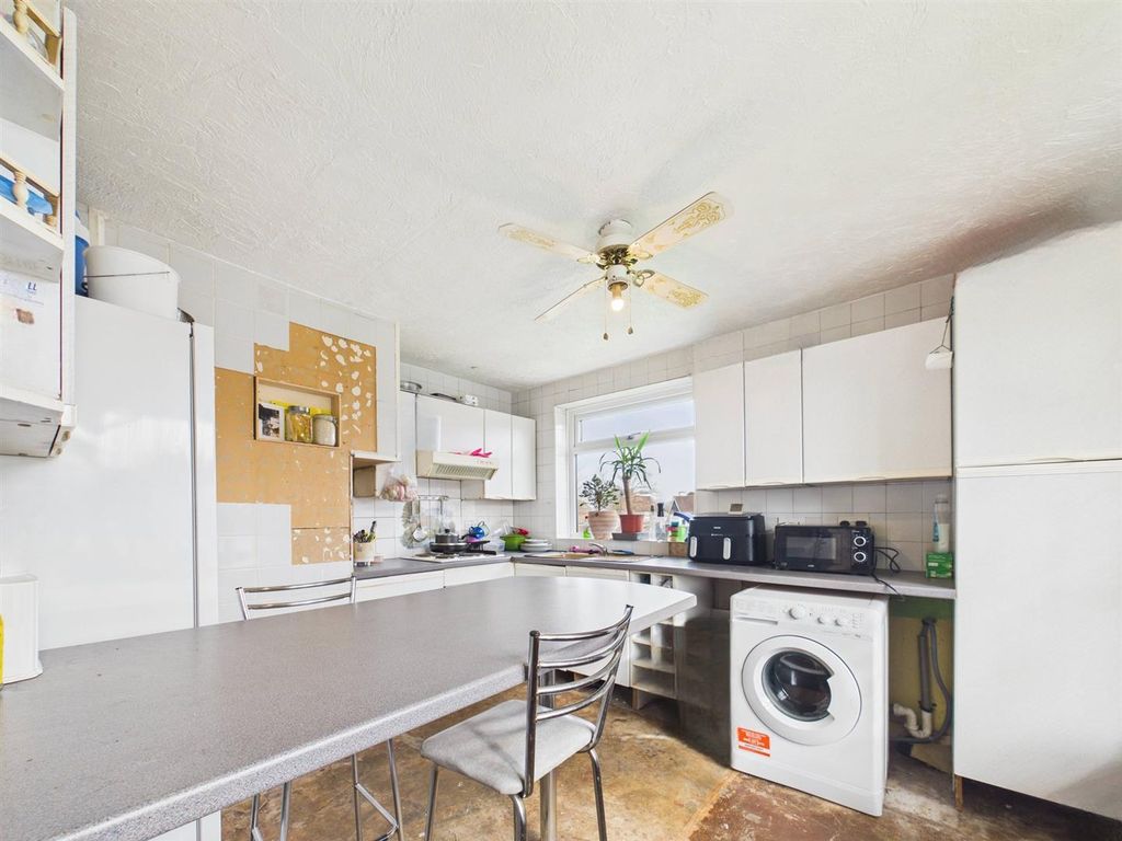 Property photo 3 of 7 Cam05080G0-Pr0302-Still001.Jpg