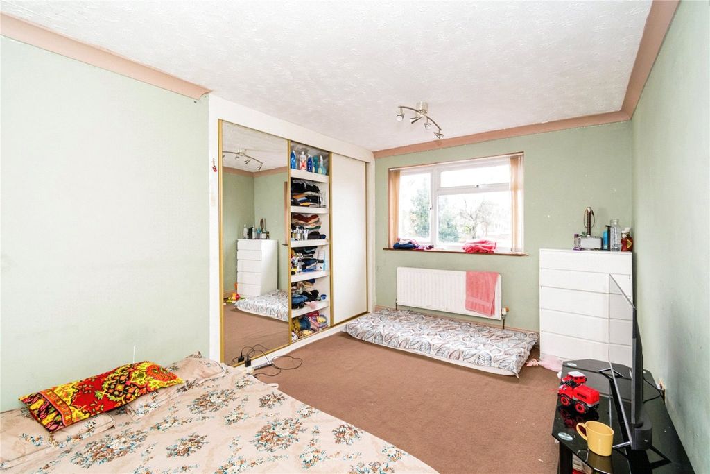 Property photo 2 of 12 Picture No. 24