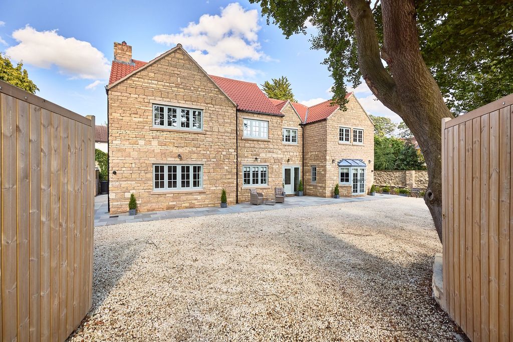 Property photo 1 of 46