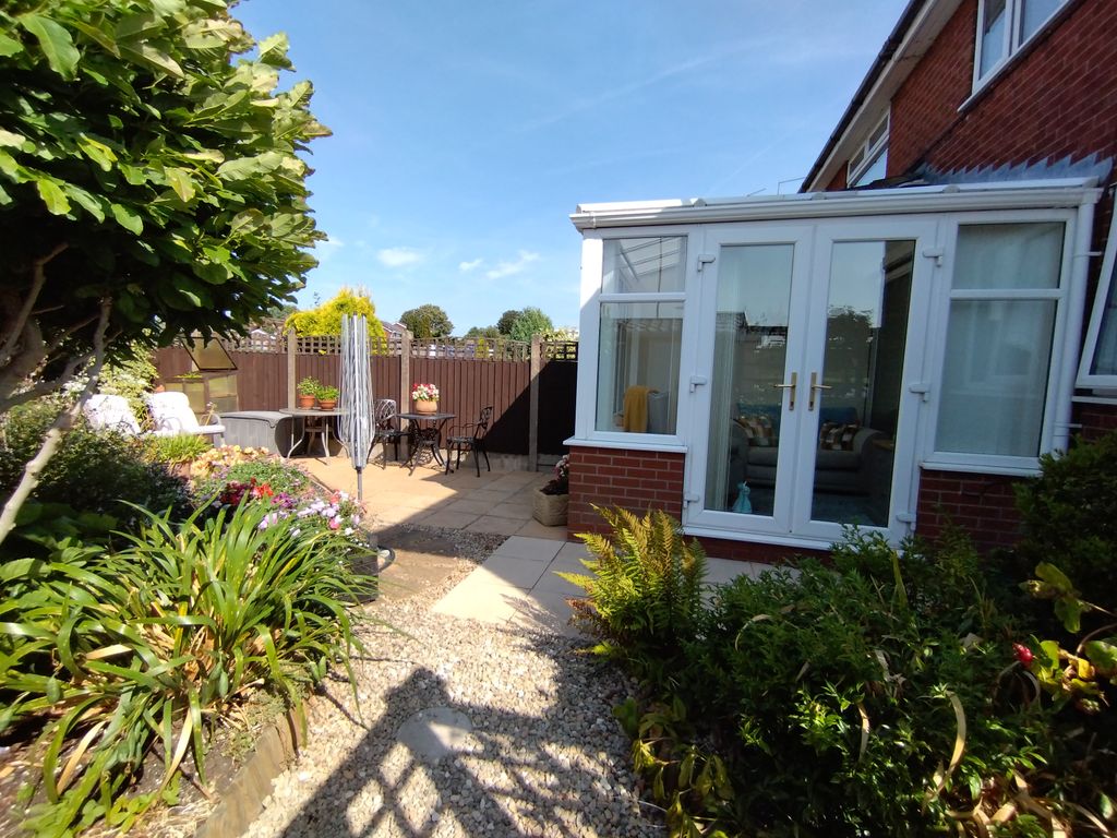 Property photo 2 of 31