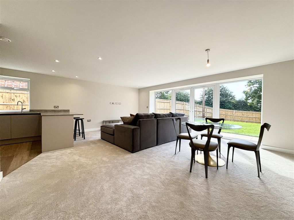 Property photo 3 of 38