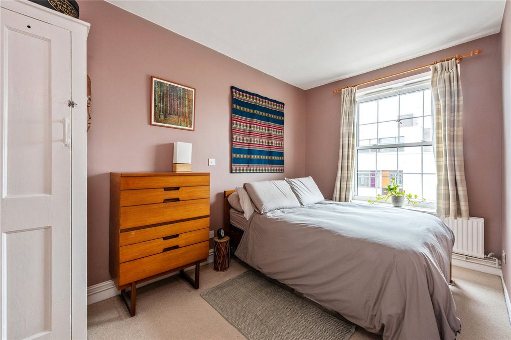 Property photo 2 of 12 Picture No. 05